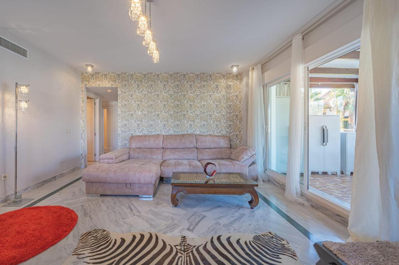 Apartment In Urb Dama De Noche Puerto Banus Marbella